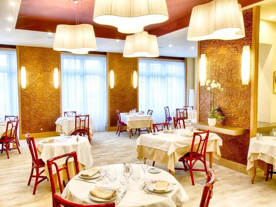 Hotel Restaurant Le Parc Moulins  Ngoại thất bức ảnh