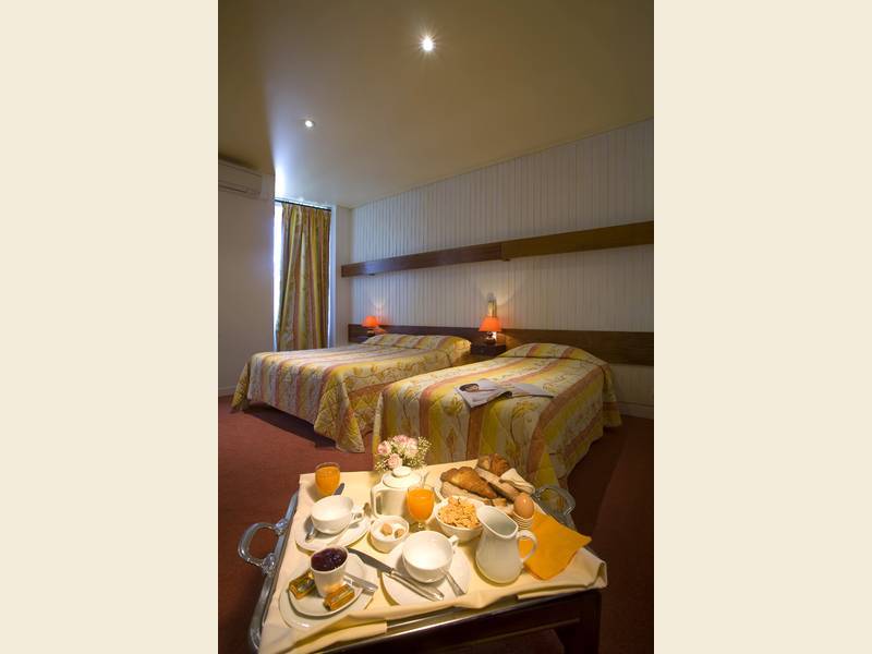 Hotel Restaurant Le Parc Moulins  Ngoại thất bức ảnh