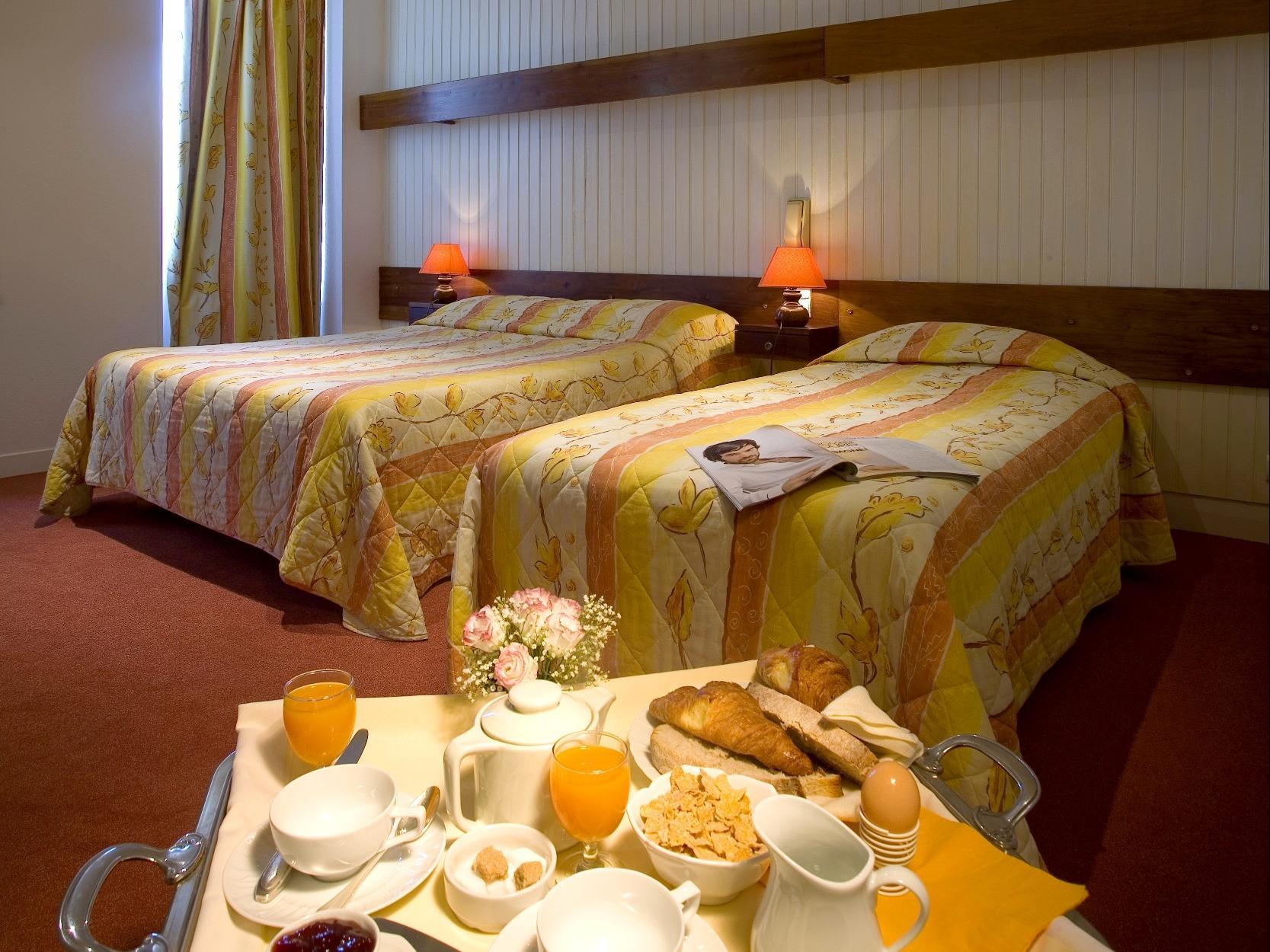Hotel Restaurant Le Parc Moulins  Ngoại thất bức ảnh